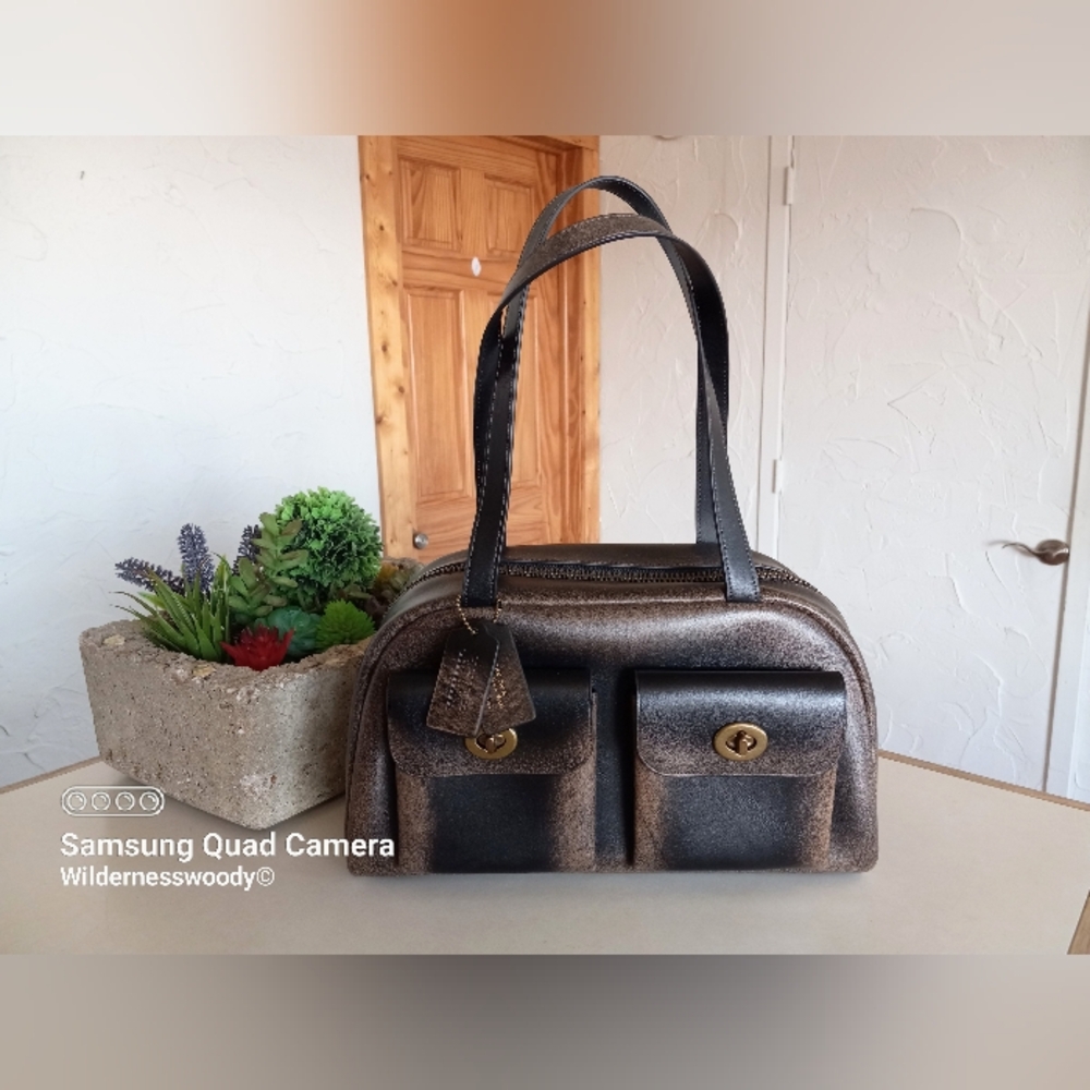 The Coach Originals, Coach Twin Turnlock 2025, Rub-Off Glovetanned Leather Bag - Picture 4 of 16